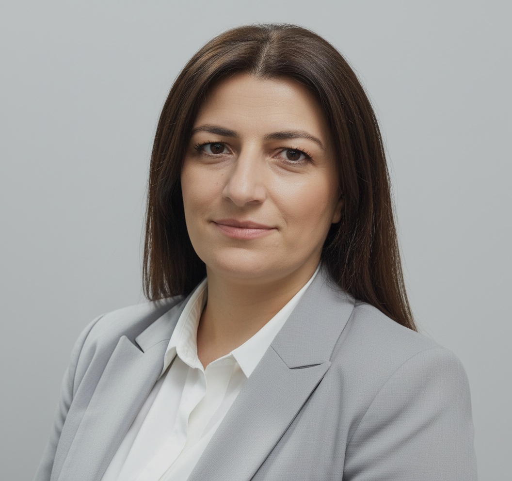 Անուշ Կարապետյան ֆիզիկայի ուսուցչուհի